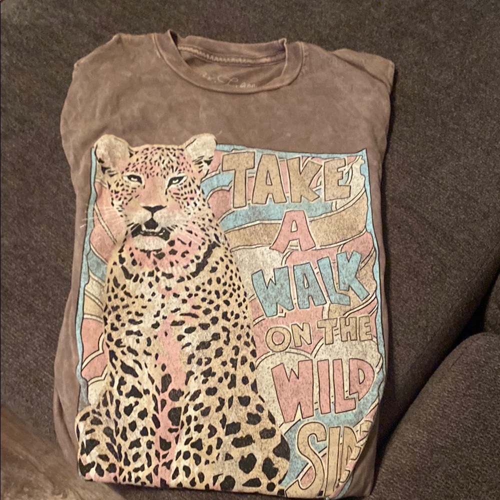 Brown Short Sleeve Tee with Vintage Graphic